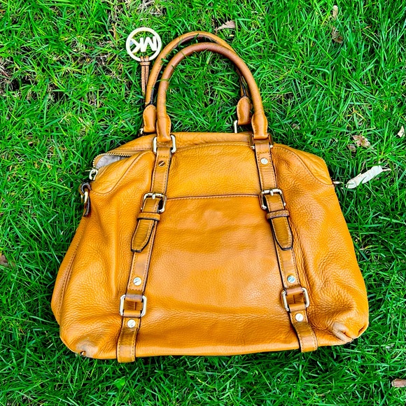 MK Leather bag👜 - Picture 2 of 8